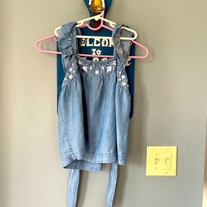 Cropped blue tank top